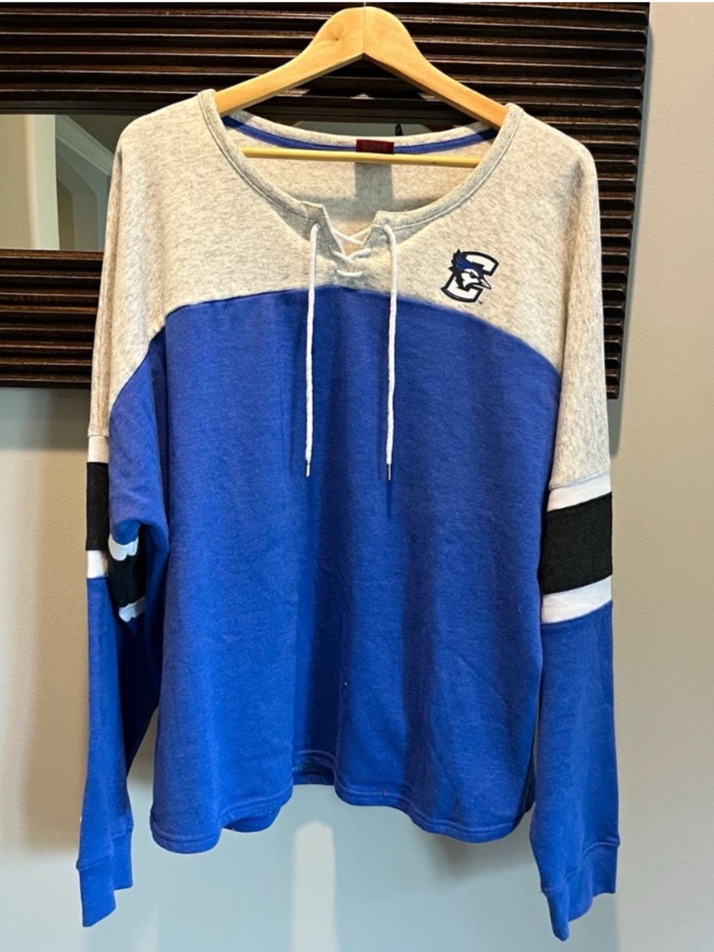 Colosseum Creighton Bluejays Colorblock Lace-Up Pullover Sweatshirt XXL